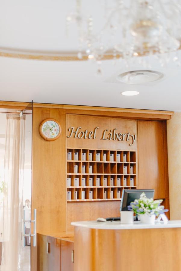 Hotel Liberty Roseto Degli Abruzzi Exterior foto