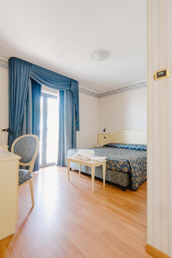 Hotel Liberty Roseto Degli Abruzzi Exterior foto